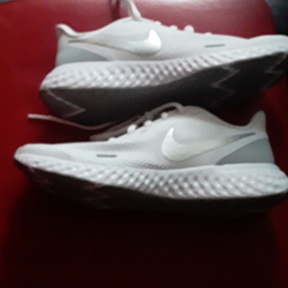 Shoes - Picture 4 of 4